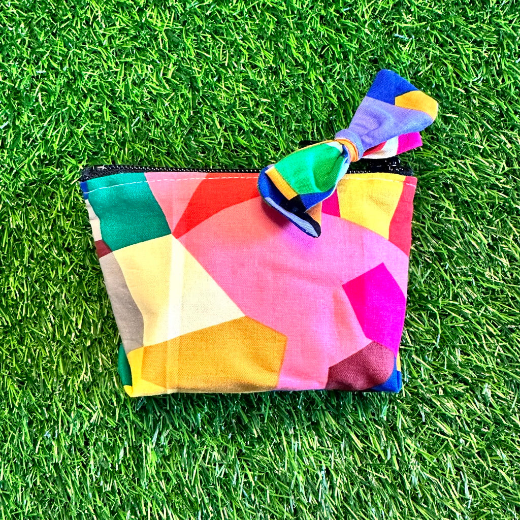 Small pouch with Bow