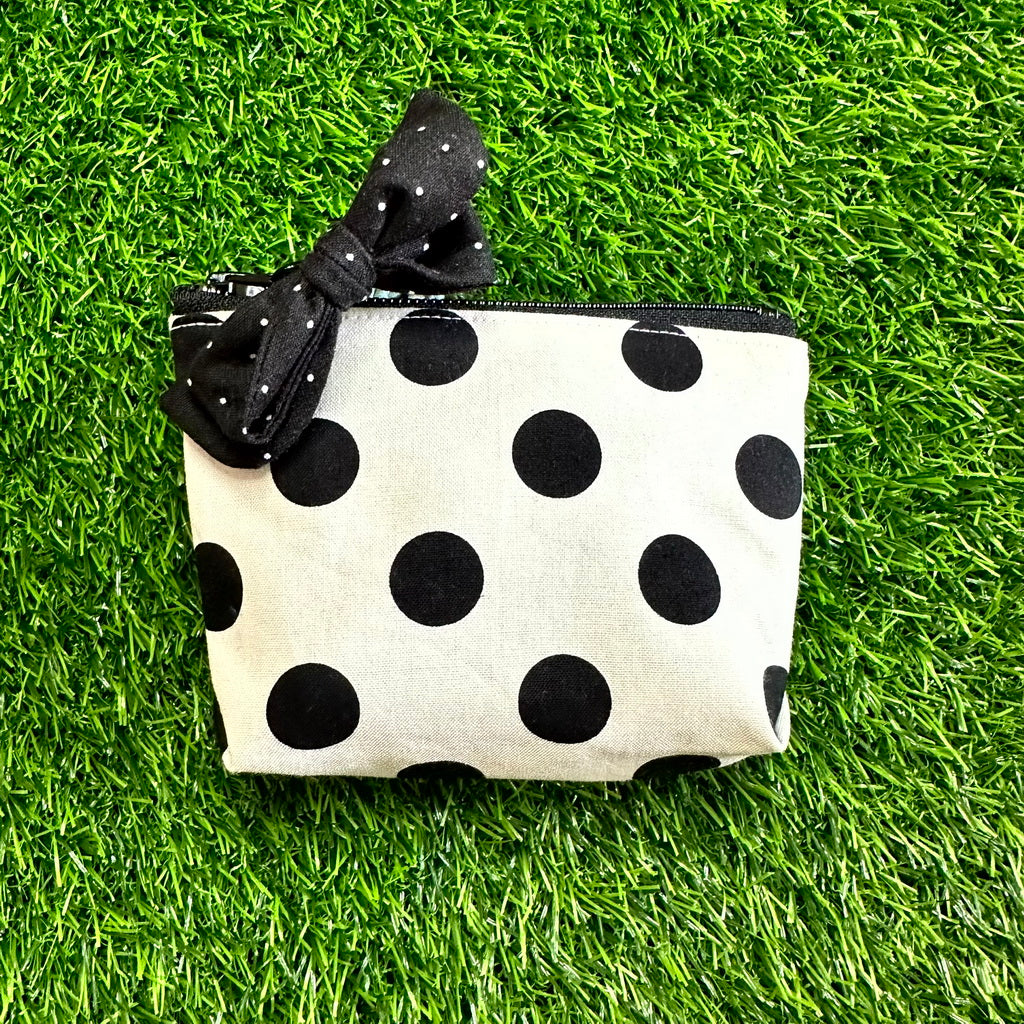 Small pouch with Bow