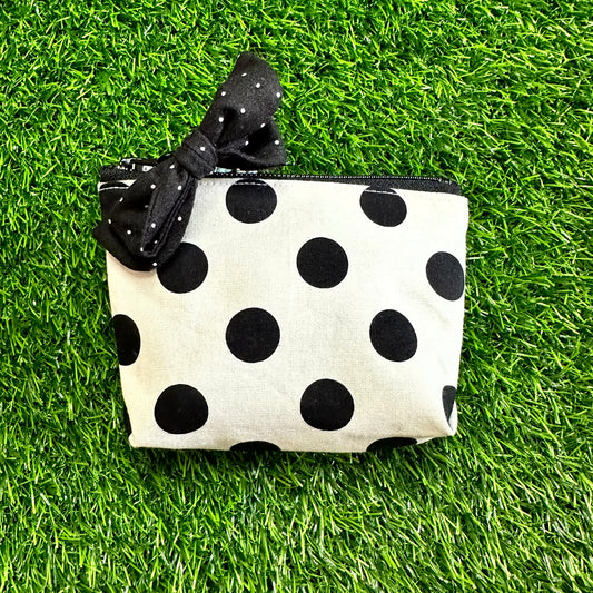 Small pouch with Bow